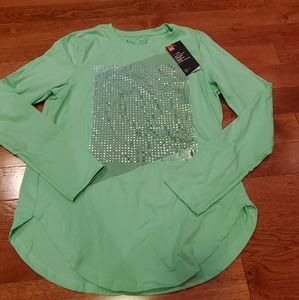 New womens medium underarmor heat gear tshirt